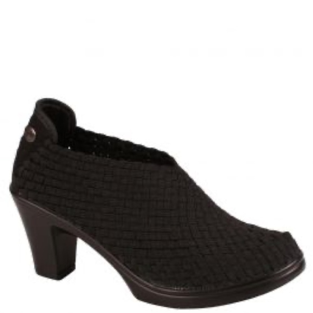 Bernie Mev Black Pumps